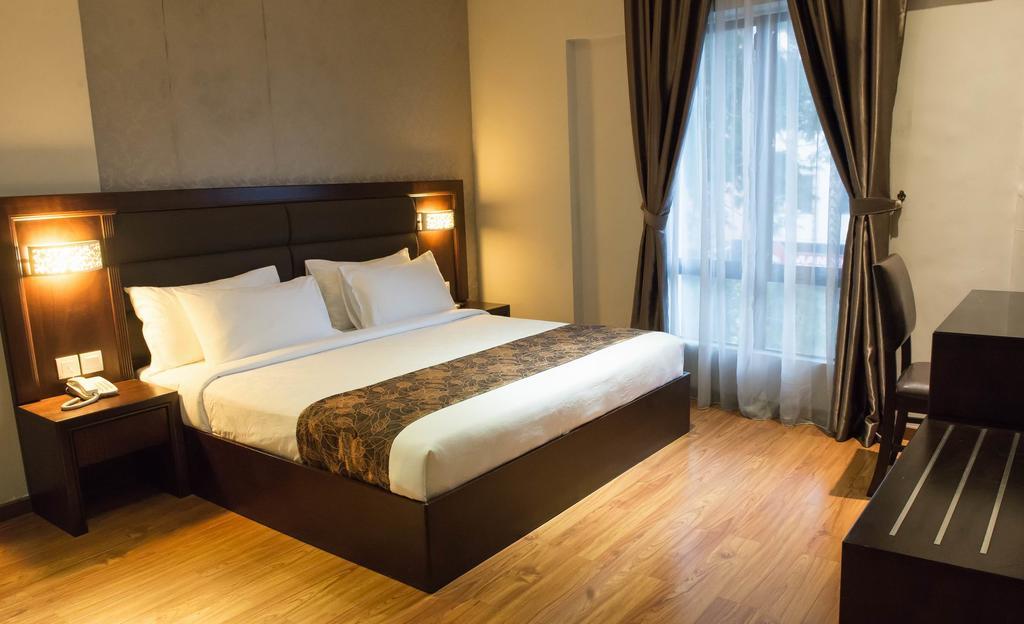 Castello Hotel Kulai Buitenkant foto
