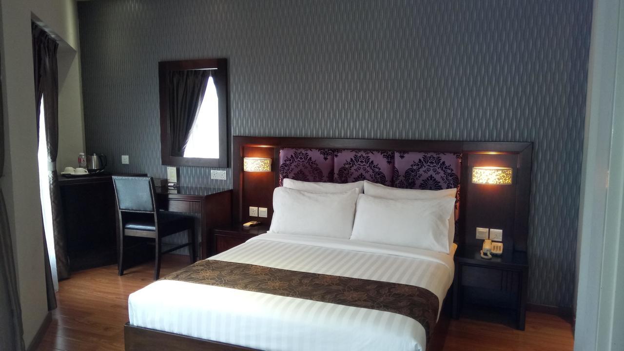 Castello Hotel Kulai Buitenkant foto